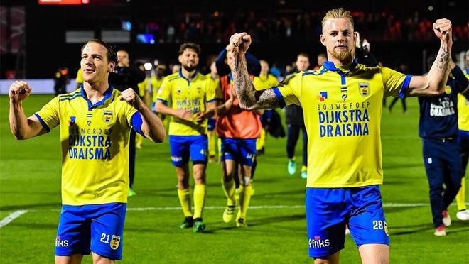 行表演队竞 行表演队竞